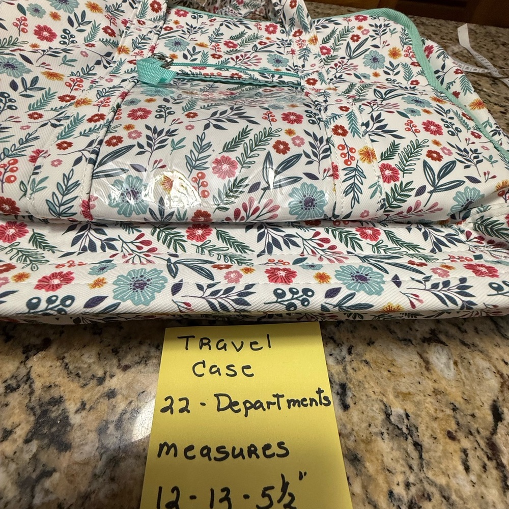 New travel bag with 22 different compartments - Picture 4 of 15